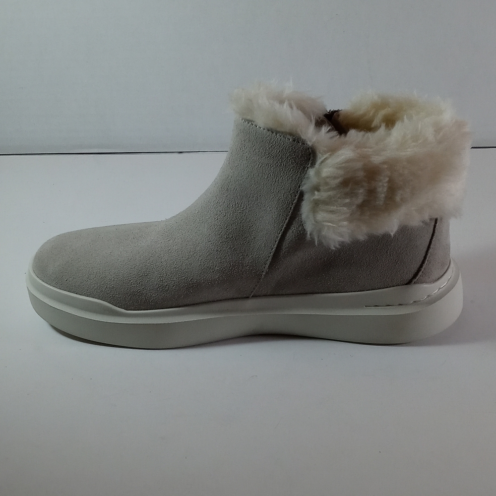 Boot - Picture 4 of 7